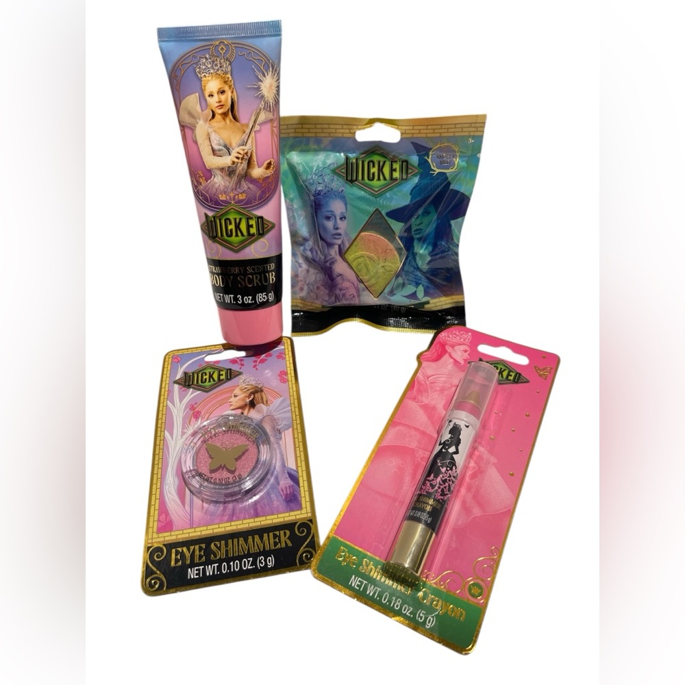 Wicked Glinda Beauty Set Whimsical Eye Shimmer, Body Scrub and Shower Steamer